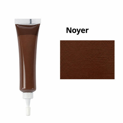 Tube de mastic à bois, teinte Noyer, avec son échantillon de couleur